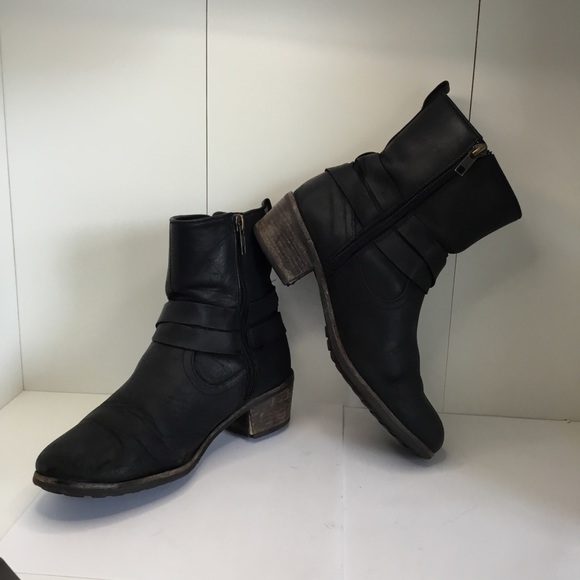 COPY - Ugg Women's Shoes Rugged Black Booties Size 6 - Picture 3 of 16